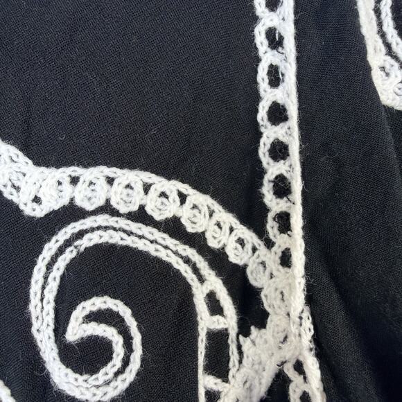 Chico's Womens large Black White Top embroidered feminine wedding guest elegant - Picture 6 of 14